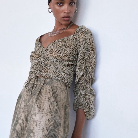 NWT ; Zara printed Ruched Sheer Long Sleeve🔲 - Picture 8 of 8